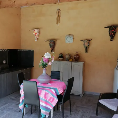 Charming independent studio in Martigues town center, swimming pool, spa