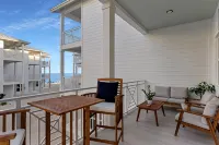 Oceanfront Islamorada Townhome- Private Dock, Pool & Pet-Friendly - 4-Star