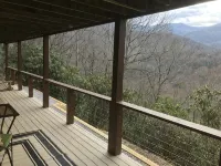 Spectacular Views! Hot Tub, Hiking, Waterfalls, Fishing