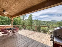 Unique Studio Cabin for Couples w/Mountain Views from Hot Tub! Hotels in Union County