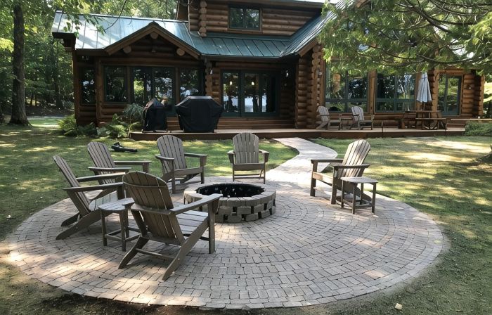 Lakeside Lodge Vacation Rental. See discounts below for less than 12 people.