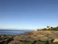 Studio in house bordering the water, exceptional view over the harbour entrance - 民宿