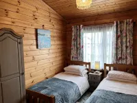 Willow Lodge, Holiday Log Cabin, Cedar Springs, Heacham. Close to the beach. - 4 stjerner
