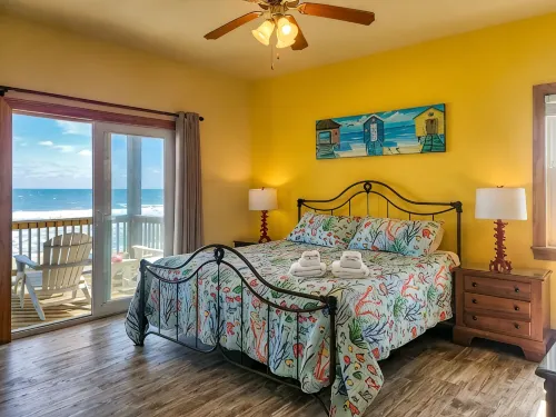 On the Beach! Spiritual Sunrises and Glorious Sunsets, Dogs Welcome! - balcony