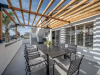 Steps Away From Pismo Beach with Poker/Foosball Table/EV Charger/BBQ grill Hotels in Oceano