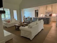 5 minutes from Robert Trent Jones Grand National. 5 bedrooms and 3.5 baths. - Boutique