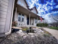 Spacious 4-Bedroom 3 Acre Fence County Home in Cleveland MO! - Wifi