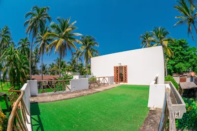 Beautiful Beachfront house, ideal for big families Hotels in 