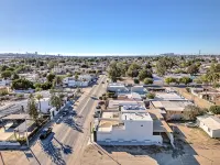 Modern Lux Town Home, 5 Min from Public Beach & Walmart - 2 étoiles