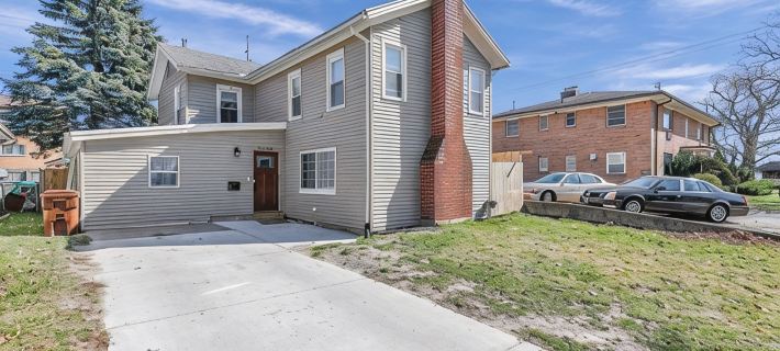 5 Bedroom 7 Beds Cozy and Spacious Home Hotels in Lansing