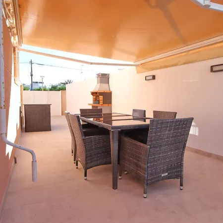 Casa Olivia mit Beheizbaren Privatpool - 5 Min. vom Strand Entfernt