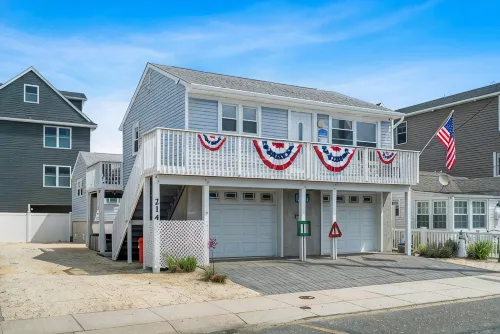 Beach House 2 Blocks to Beach Free Beach Badges, Towels & Parking - 3 stjerner