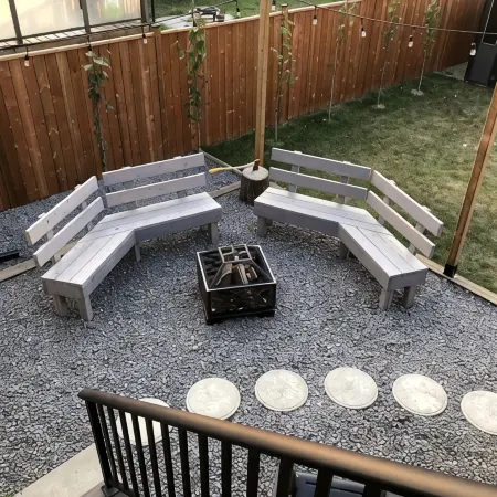 Cheerful, cozy 4 bedroom house w/ hot tub and firepit area
