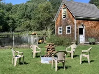 Fun Filmmaker's Bungalow wPool & Pro Screening Room - Wi-Fi