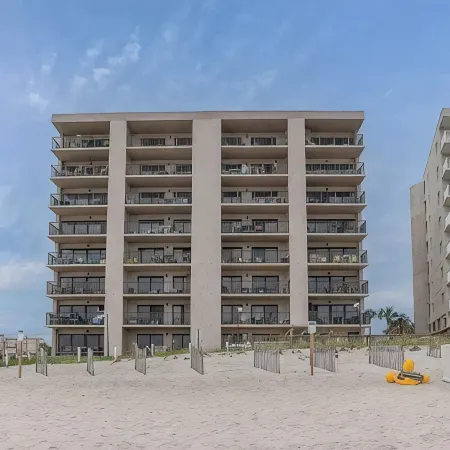 Gorgeous, updated oceanfront Condo with pool - Perdido Key Beach