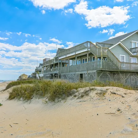 Oceanfront w/Hot Tub and Rooftop Deck - Panoramic Views!