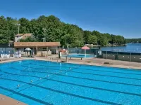 Home in amenity filled Hideout community with hot tub, fire pit, theater room! Hotels in Lake Ariel