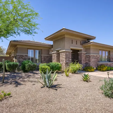 Beautiful 3 bedroom home in a private community in Estrella Mountain Ranch