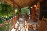 Sleepy Creek-Antique Log Cabin/4 Acre/Bold Stream/Near Boone and BR Pkwy/Firepit