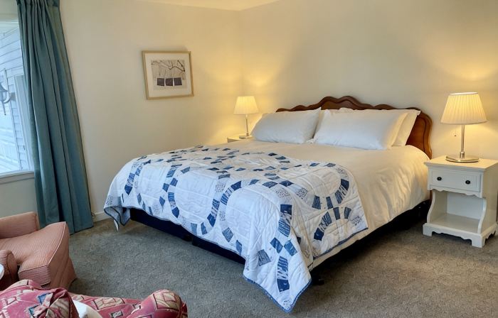 Roomy Quiet Home Overlooking Lake Michigan