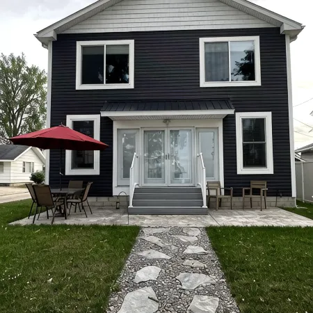 Lakefront home. Beach & park access. 8 miles to Cedar Point. 4 bedrooms 3 baths.