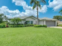 New, clean and spacious house in Central Naples, close to beach, Pet friendly! - 2 estrellas