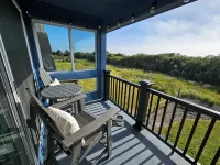 Beach Please!  Full Cozy Condo In Ocean Shores with Private Deck - Homestays