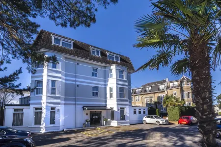 Connaught Lodge