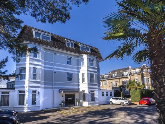 Connaught Lodge