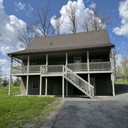 Cozy, modern home 1 mile to Wisp & Deep Creek Lake