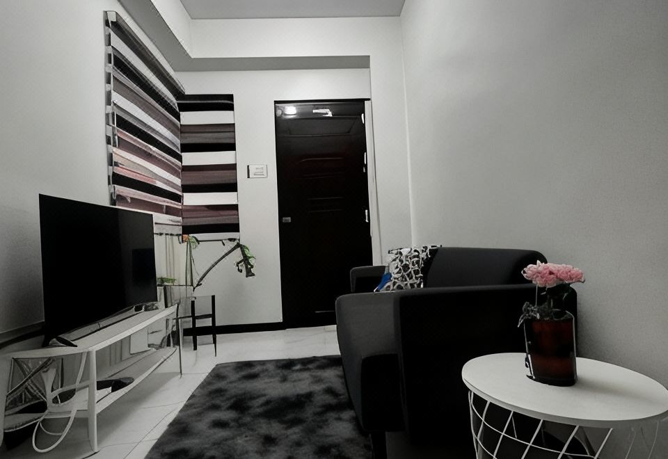 Homestay at 24 Laguna Bel-Air by Red Door House Rental - Housity