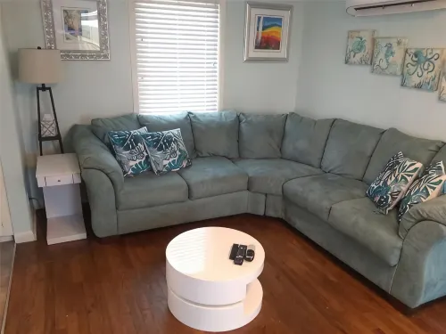 Beach and river view cottage with deck and specatuclar views. - 3-Star