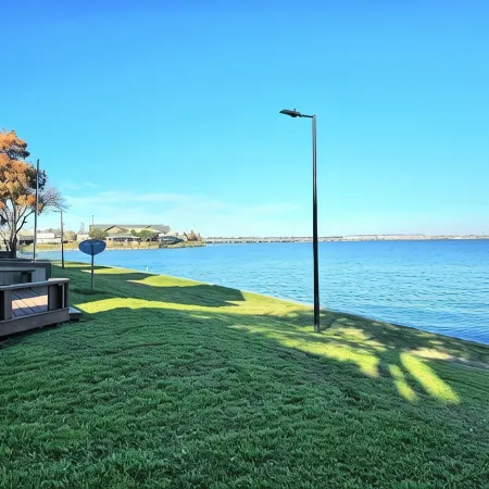 Lake Condo , Cozy and Modern 1 Bedroom 1 Bath.