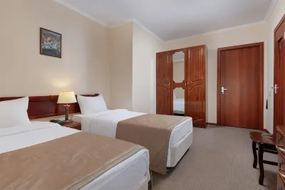 Lenskaya Hotel Отели в г. 