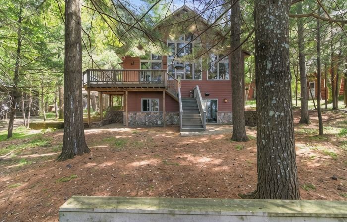 Beautiful Big Trout Lake Home on Whitefish Chain of Lakes! Pontoon Rental Onsite