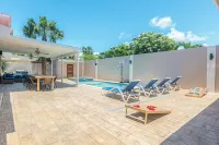 Dream Getaway in Palm Beach - pool, walk to beach, nightlife & restaurants. - Private Pools