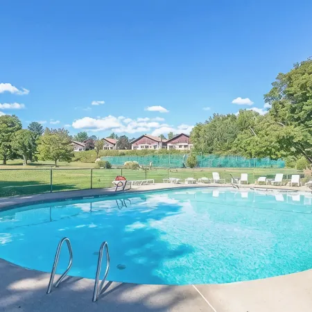 3 Bedroom Plus Loft, 2 Full Baths, 1 Minute to Story Land, 10 mins to Slopes!