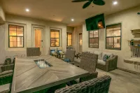 The Good Life in Goodyear.Pool.spa.Golf.Pool table minutes to ballfields/Stadium - สระว่ายน้ำส่วนตัว