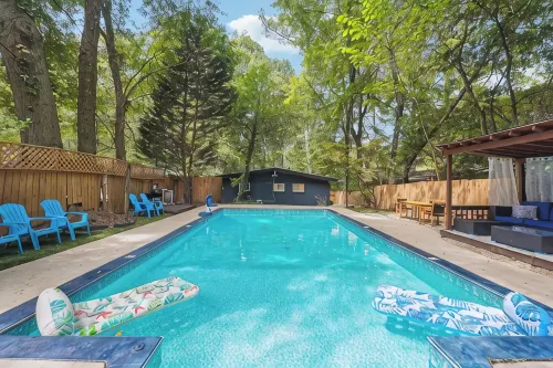 Oasis in ATL- 3BR/2BA Lux Serene Bungalow w/ Gorgeous Private Backyard and Pool