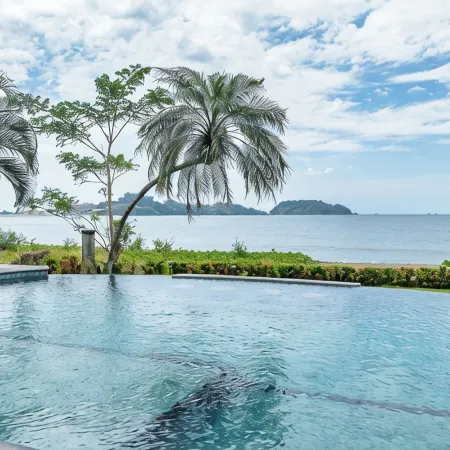 Oceanfront Oasis - 9BR Infinity Pool Villa