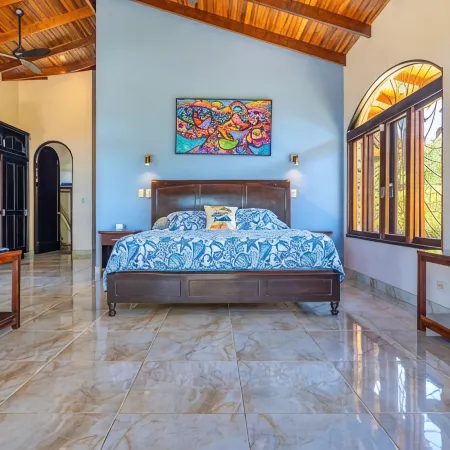 Beautiful Ocean Views, 15 minutes to the beach, Luxury Spanish Villa.