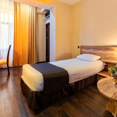 Diplomat Hotel Baku Hotel dekat 28 Mei