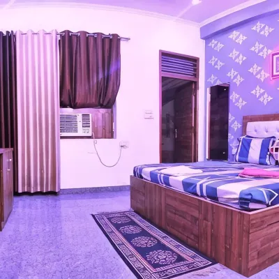 Taj Street Hostel Отели рядом с достопримечательностью «Мехтаб Баг»