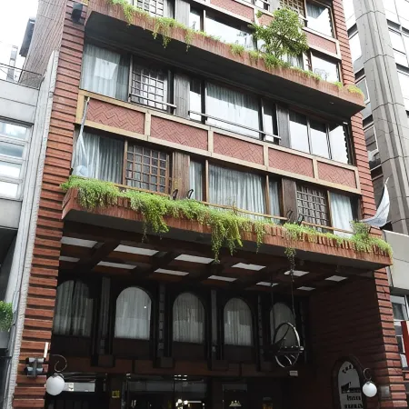 Gardi Hotel & Suites