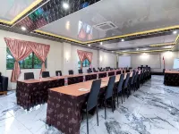 Grand Valonia Hotel Cafe & Park Jember Hoteles en Jember