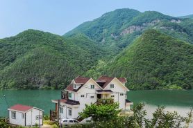 Moojoo Jeonmangdae Pension
