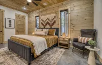 Modern Forest Retreat, Sauna, Fire Pit & Game Room, 10 Minutes to Downtown - Gym