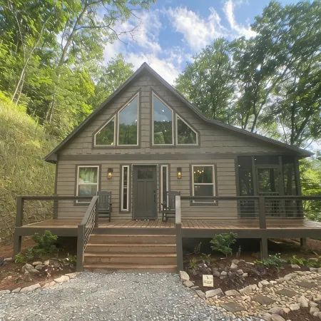 Luxury Cabin at an Affordable Price with Waterfall!