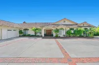 Hidden Garden Sanctuary Estate ll Mountain Views & Serenity