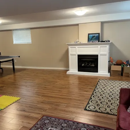 Big & Charming Bungalow Getaway (nearby Walmart, LCBO, Beer Store, Mall, etc